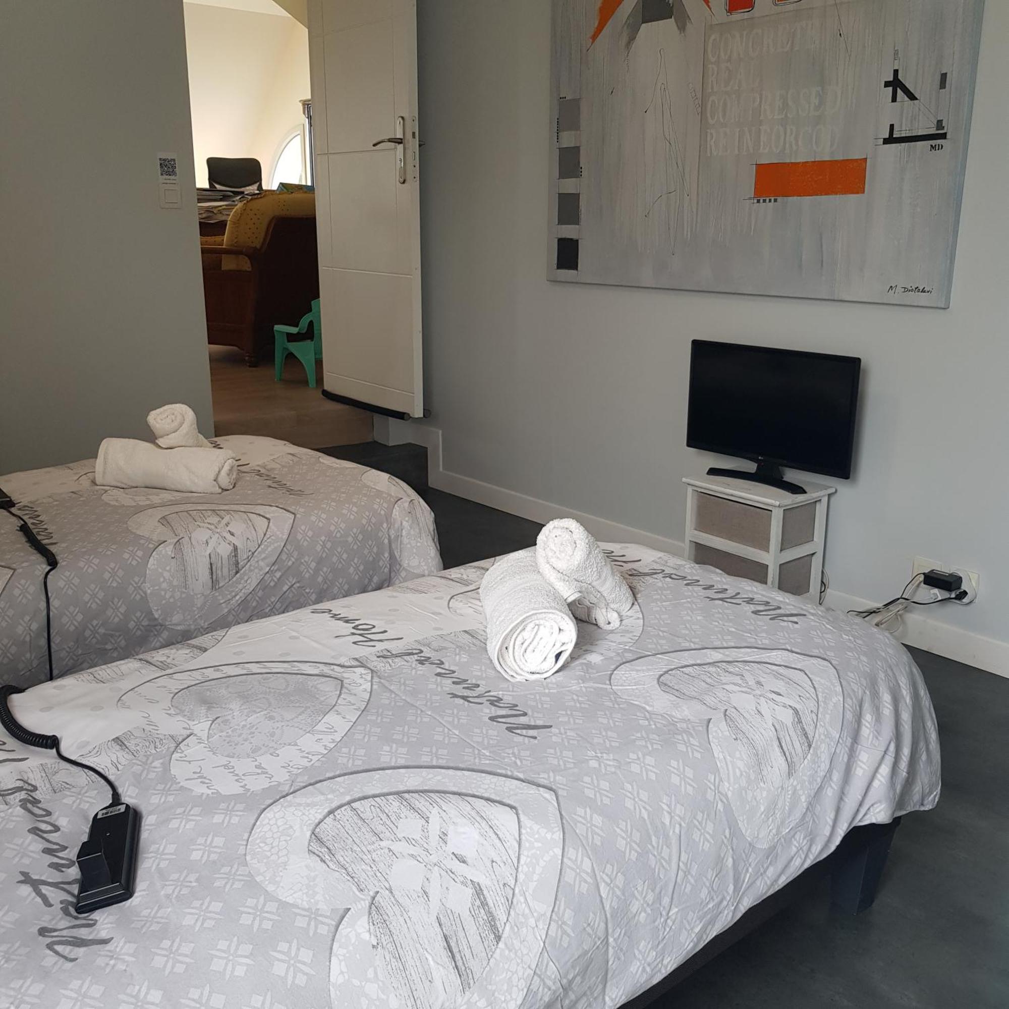 Mathieu Grande Chambre Entre Caen Et La Mer Chambre Terrasse Jardin Et Piscine מראה חיצוני תמונה